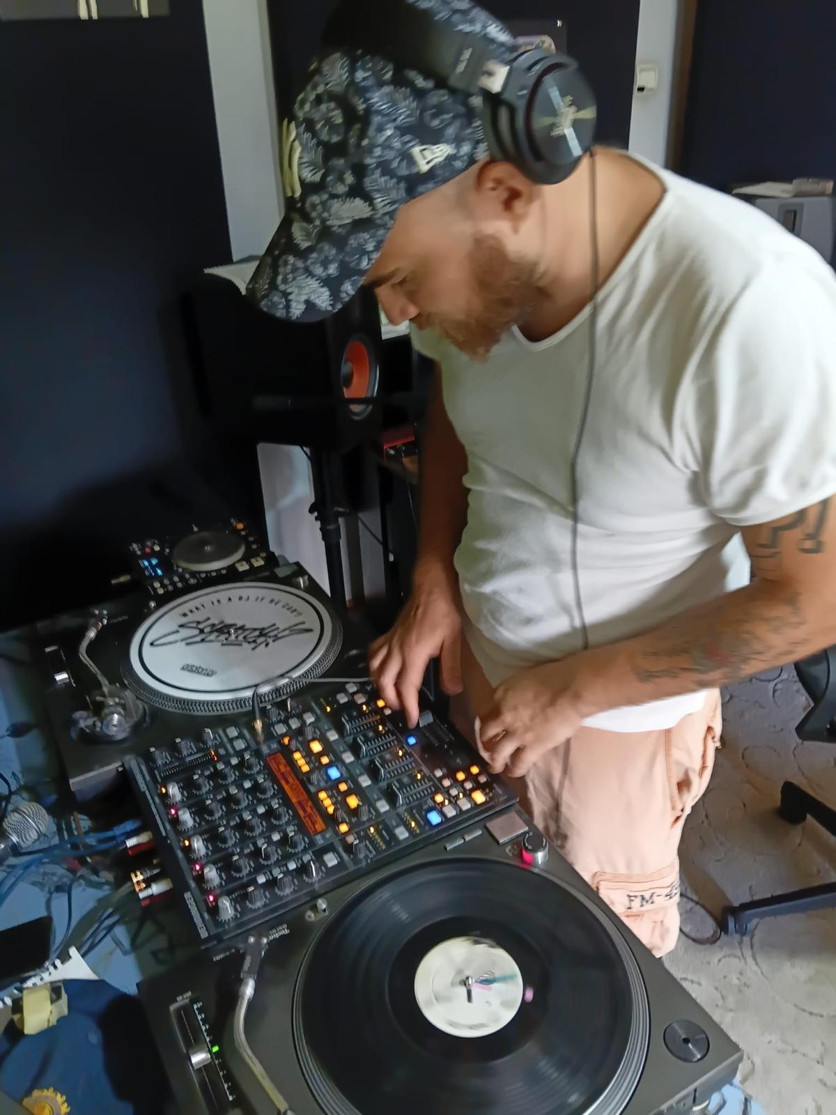 dj